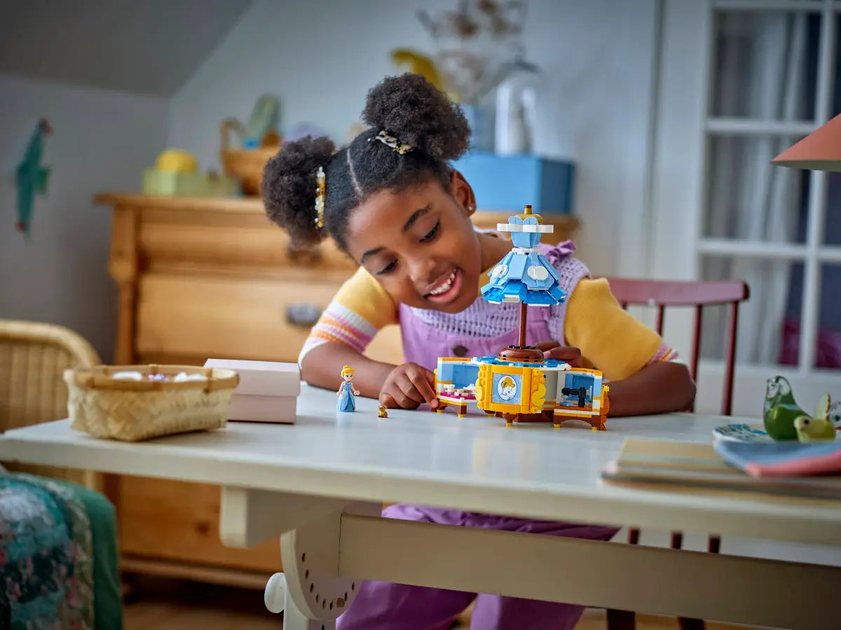 43266 Cinderella's Dress lego set