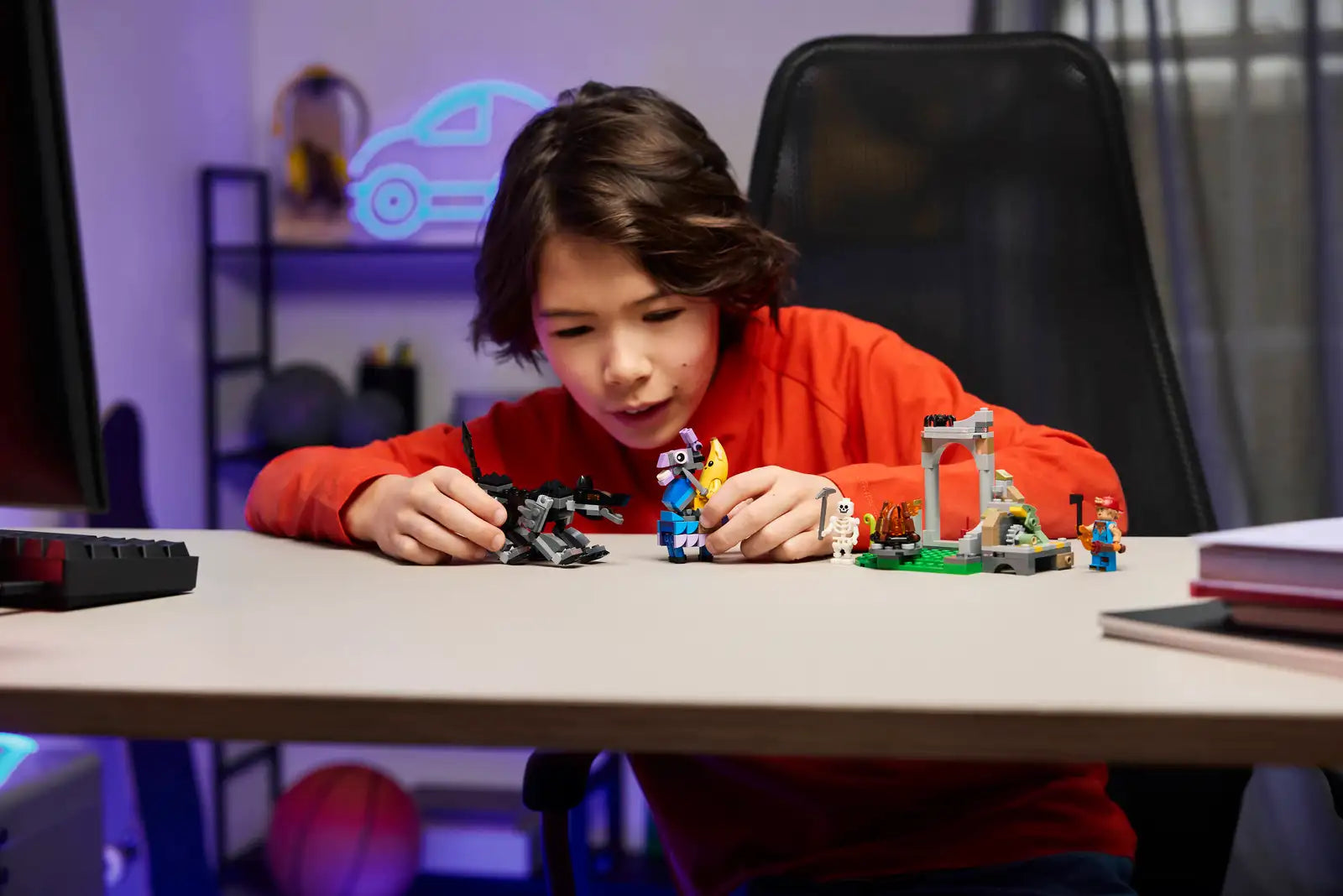 77075 Peely & Sparkplug's Camp