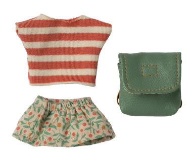 Big Sister Mouse Clothes & Green Bag