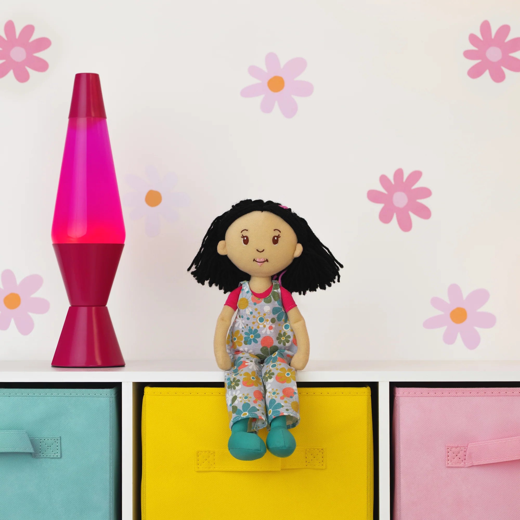 Daisy Light Beige Skin with Black Hair Groovy Girls Doll