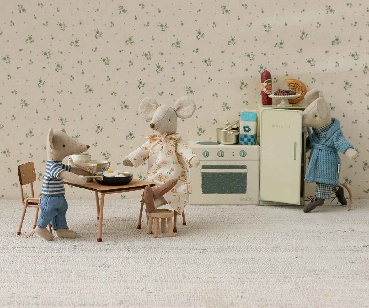 Maileg Chair for Mouse in Dark Powder