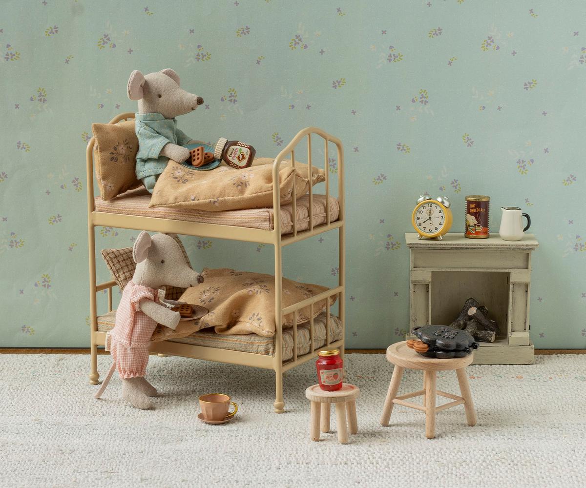 Maileg Off White Fireplace for Mouse