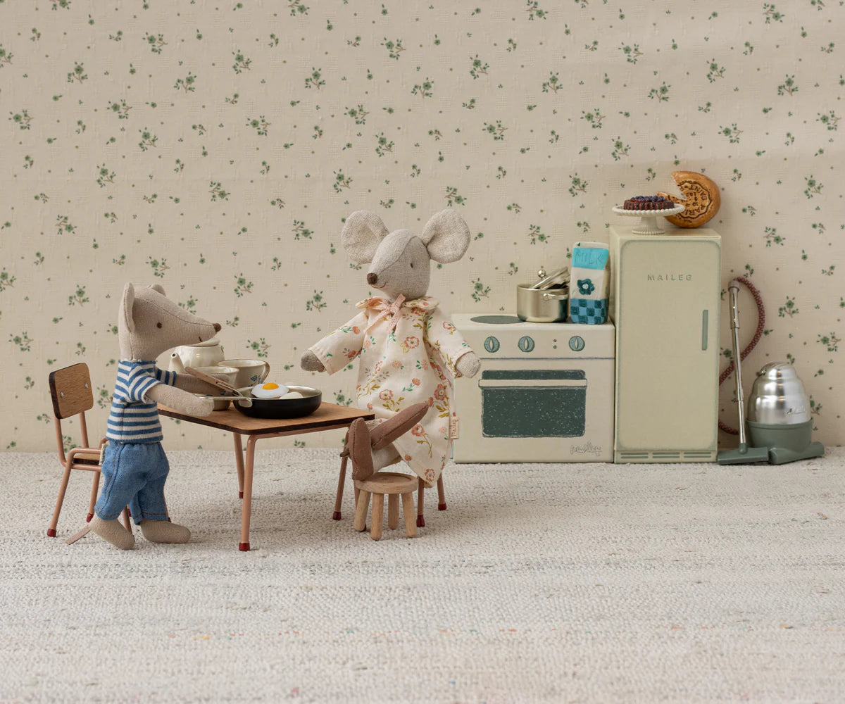 Maileg Table & Chair Set for Mouse in Dark powder