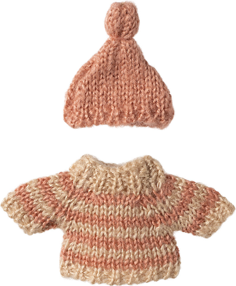 Knitted Sweater & Hat for Big Sister Mouse